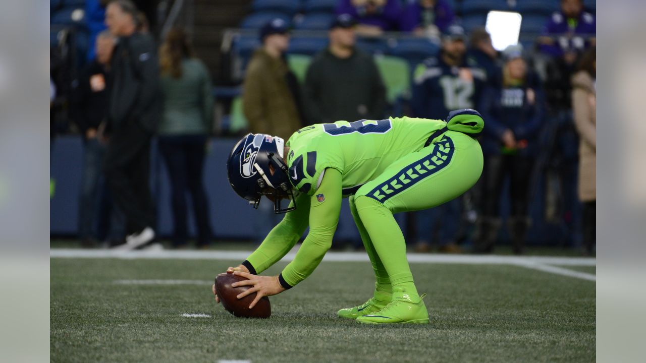 Russell Wilson Named 2018 Steve Largent Award Winner