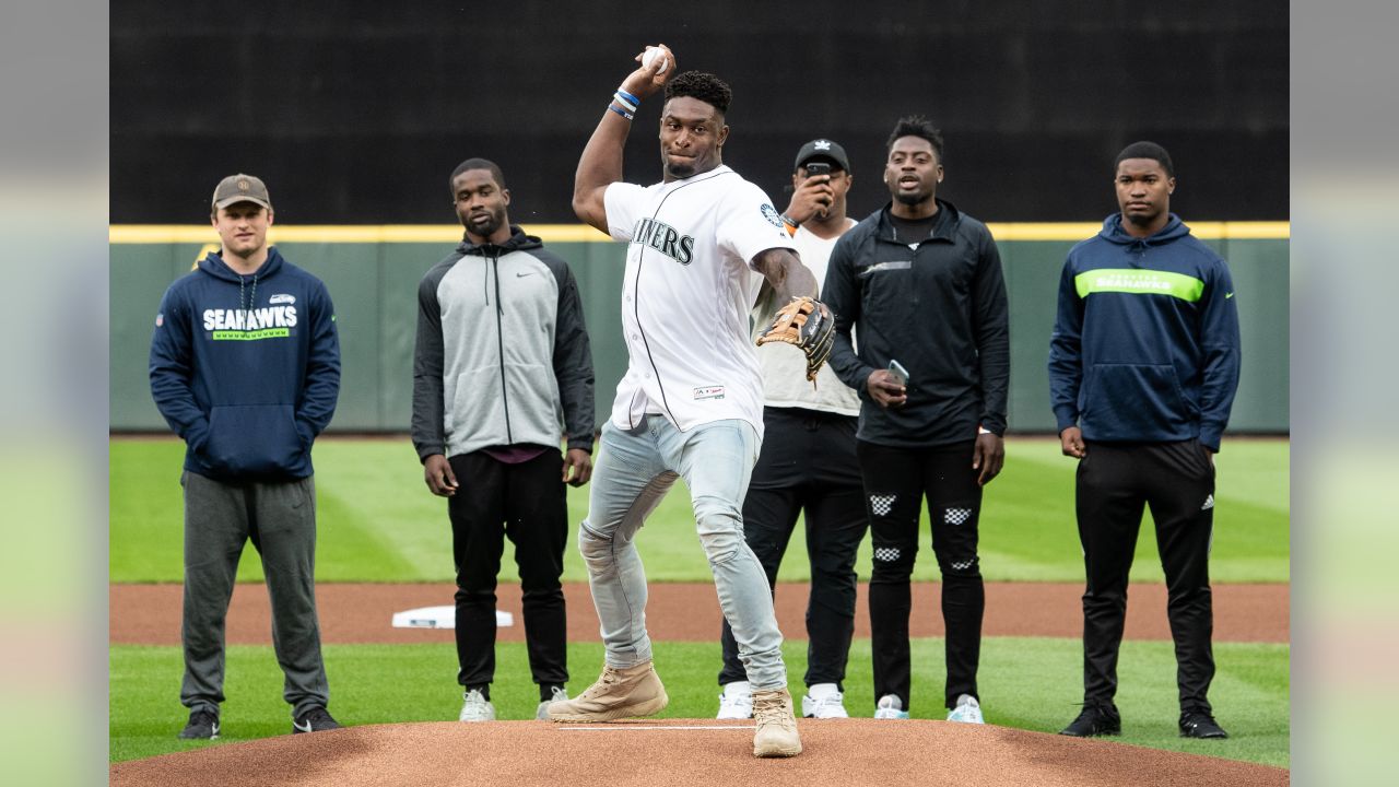 DK Metcalf Throws Out Mariners' First Pitch