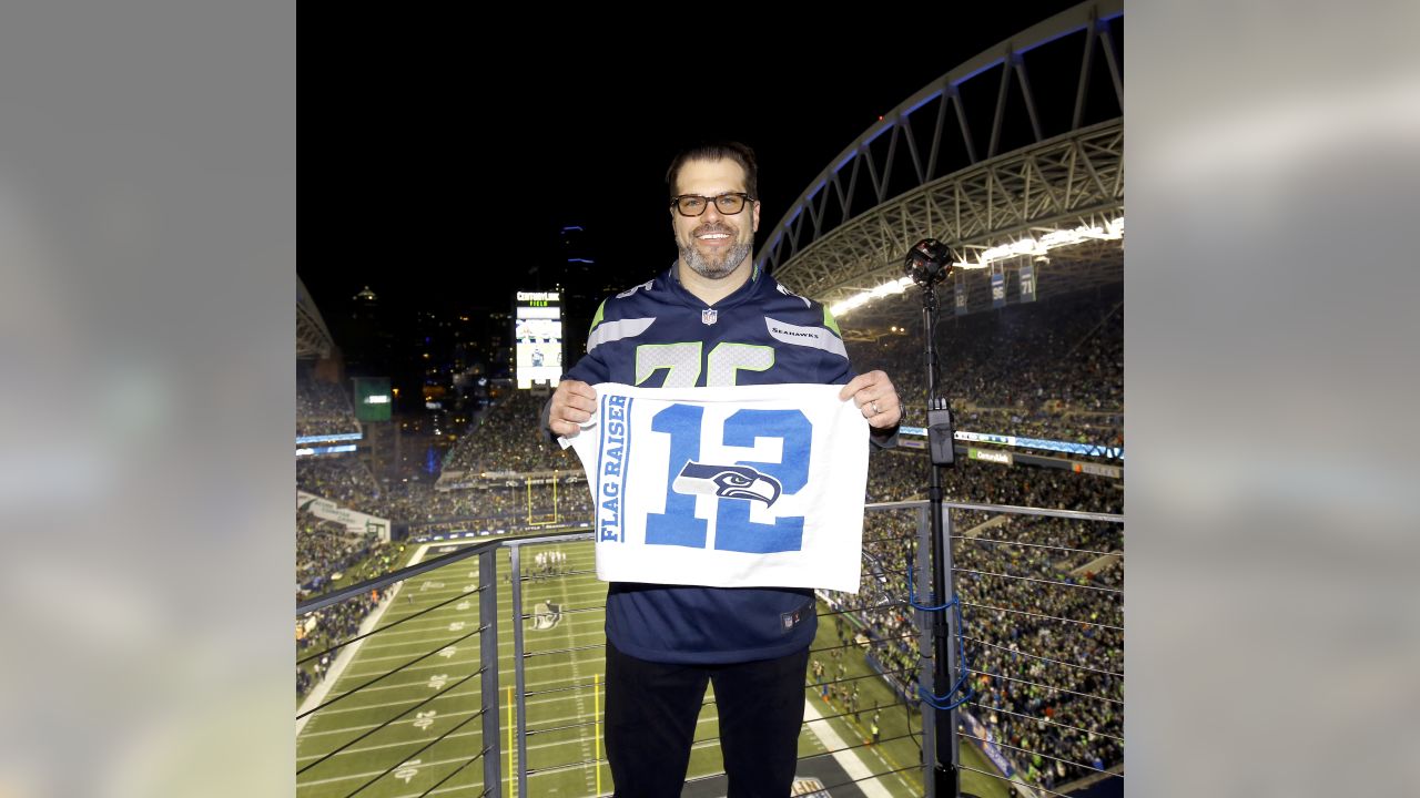 Former Seattle Seahawks guard Steve Hutchinson makes Pro Football Hall of  Fame - Field Gulls