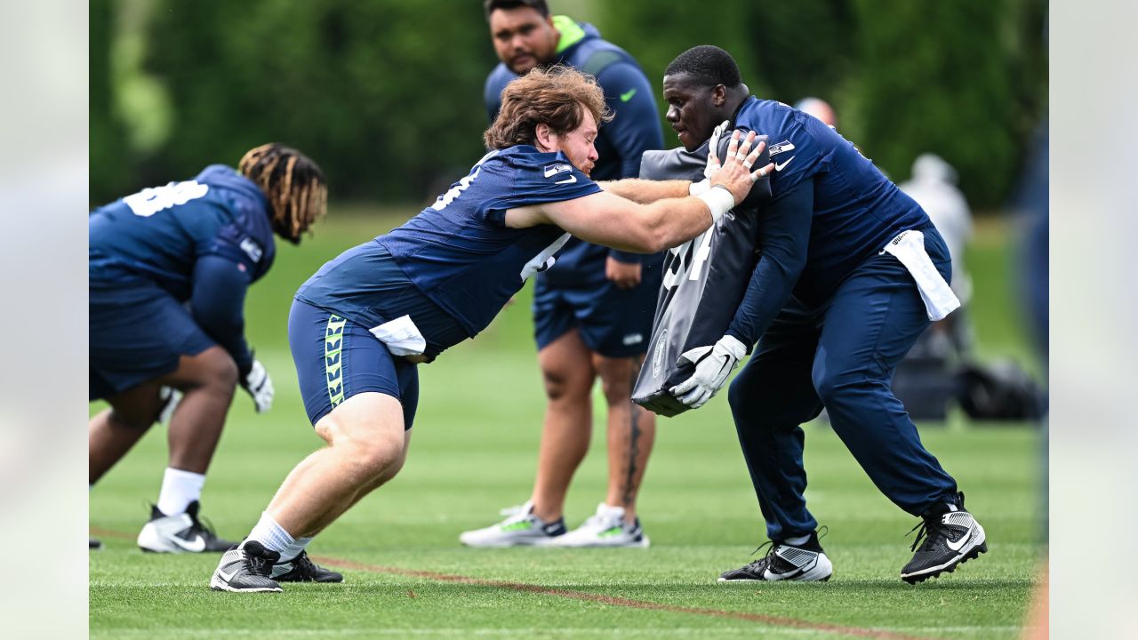 Tariq Woolen's number change. 39➡️27 : r/Seahawks