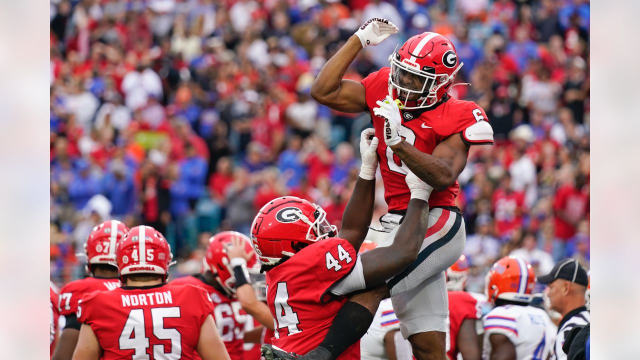 Seattle Seahawks select Georgia Bulldogs running back Kenny