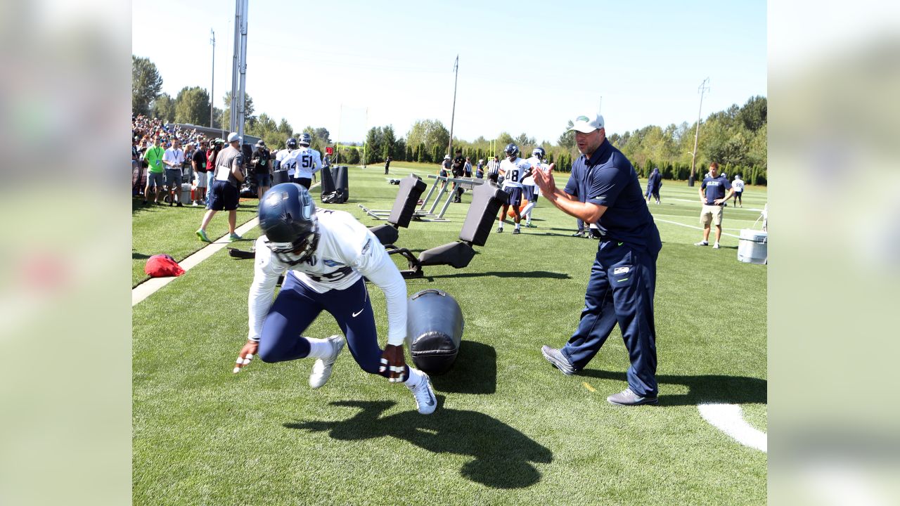 Seahawks 'were not comfortable' allowing Malik McDowell to try to continue  playing, agent says