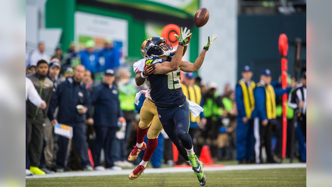 Highlight] Jermaine Kearse makes a great juggling catch in Super Bowl XLIX  to put the Seahawks in prime scoring position at the end of the 4th : r/nfl