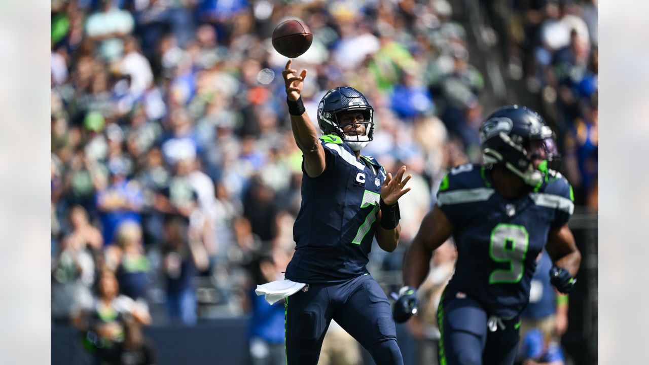 National media react to Seahawks' lackluster season-opening loss