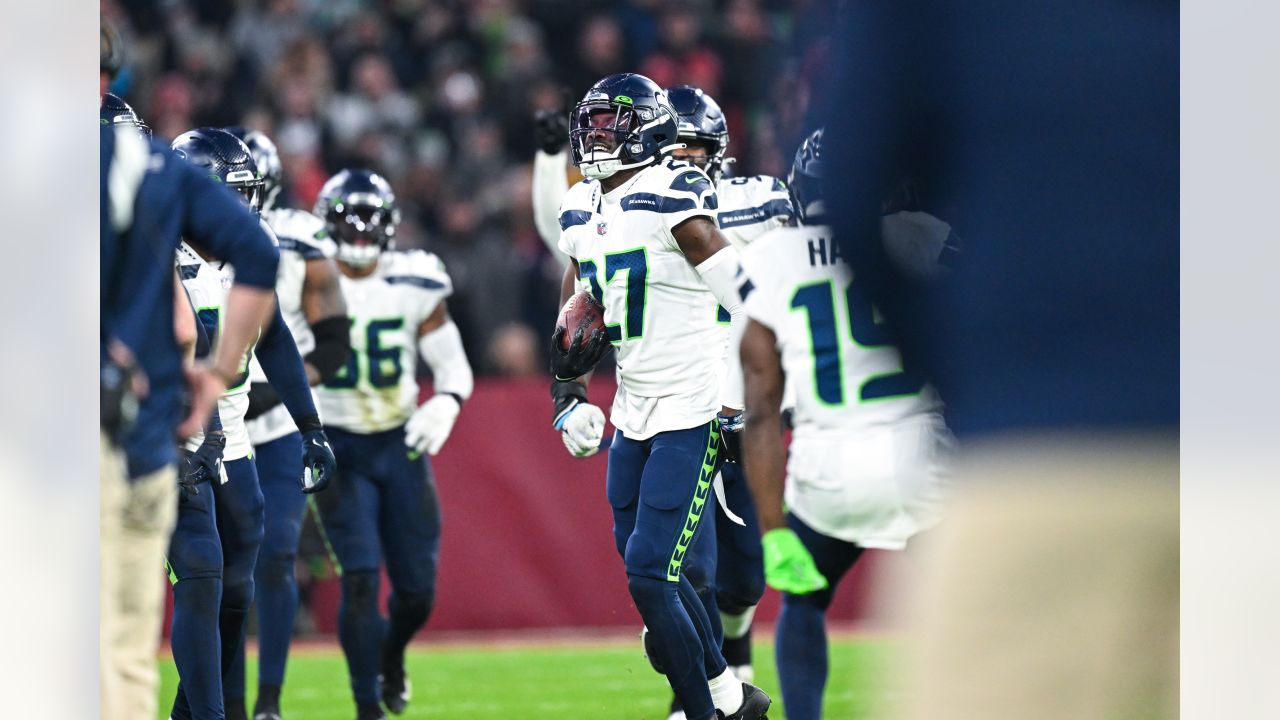 2023 Pro Bowl Voting Starts Today: Here's How To Vote For Your Favorite  Seahawks