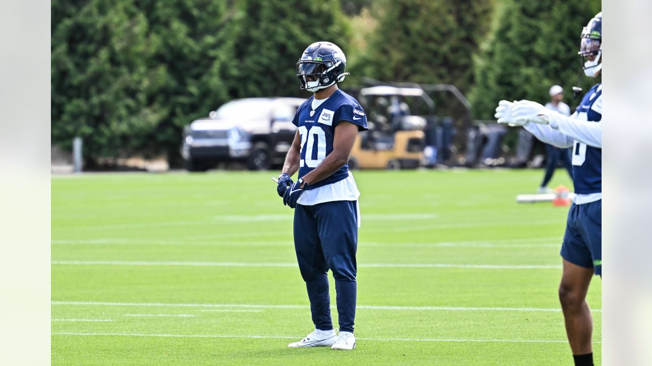 Injury Update: Seahawks LB Jordyn Brooks out for season with ACL tear -  Field Gulls