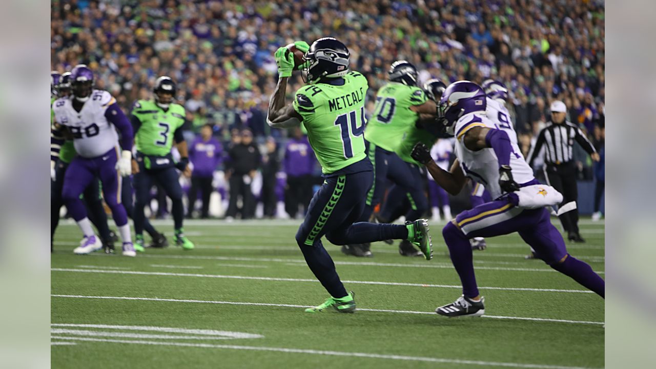 Seattle Seahawks 37-30 Minnesota Vikings: Rashaad Penny guides Seahawks to  strong win, NFL News