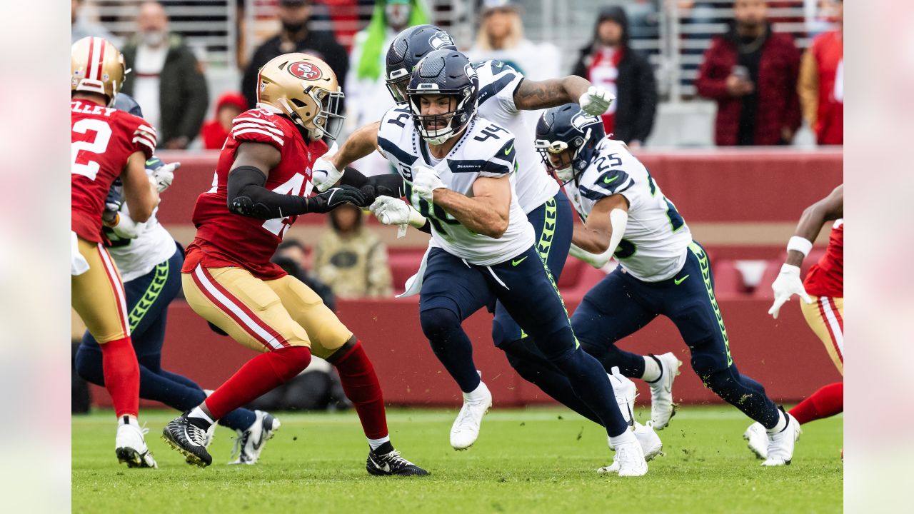 Seahawks Re-Sign Pro-Bowl Special Teamer Nick Bellore