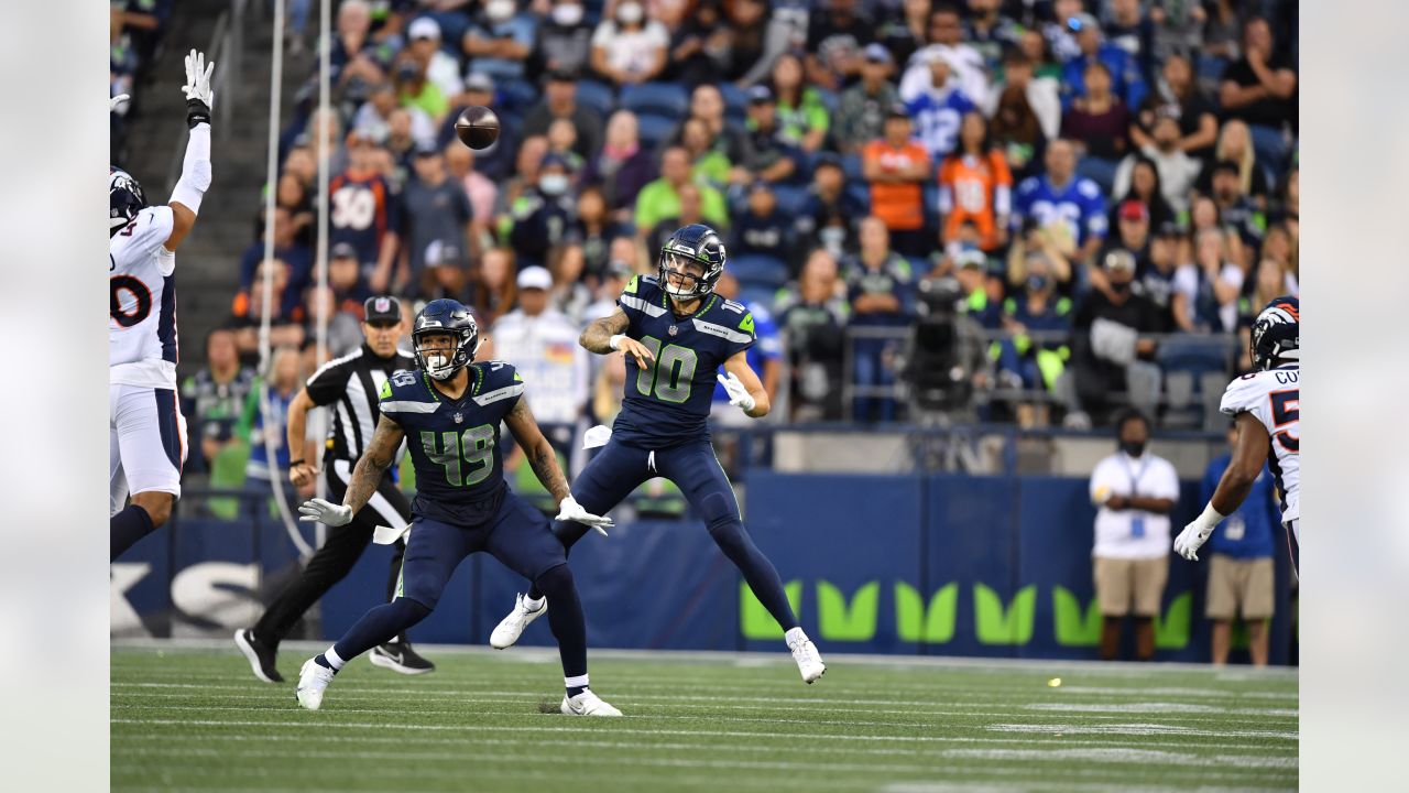 Russell Wilson, DK Metcalf, Bobby Wagner & Jamal Adams Named To NFL  Network's Top 100 Players of 2021 List