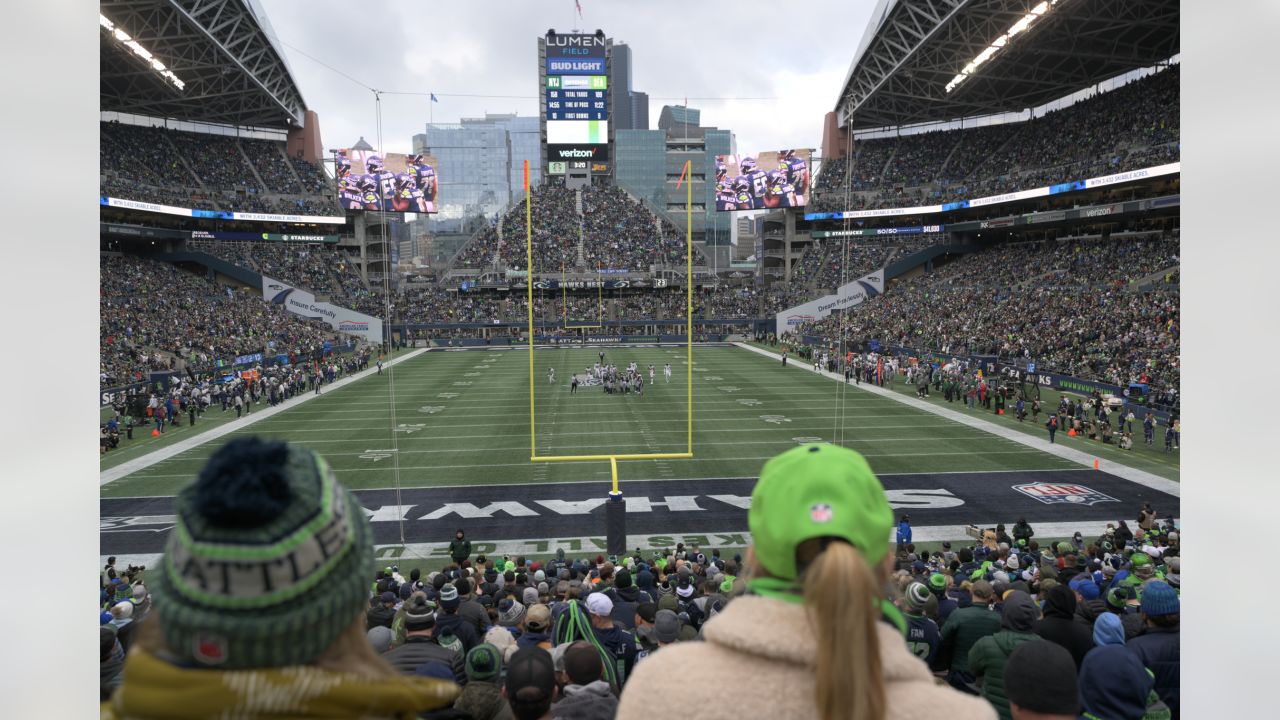 Lumen Field - Lovin' this energy, 12s! 