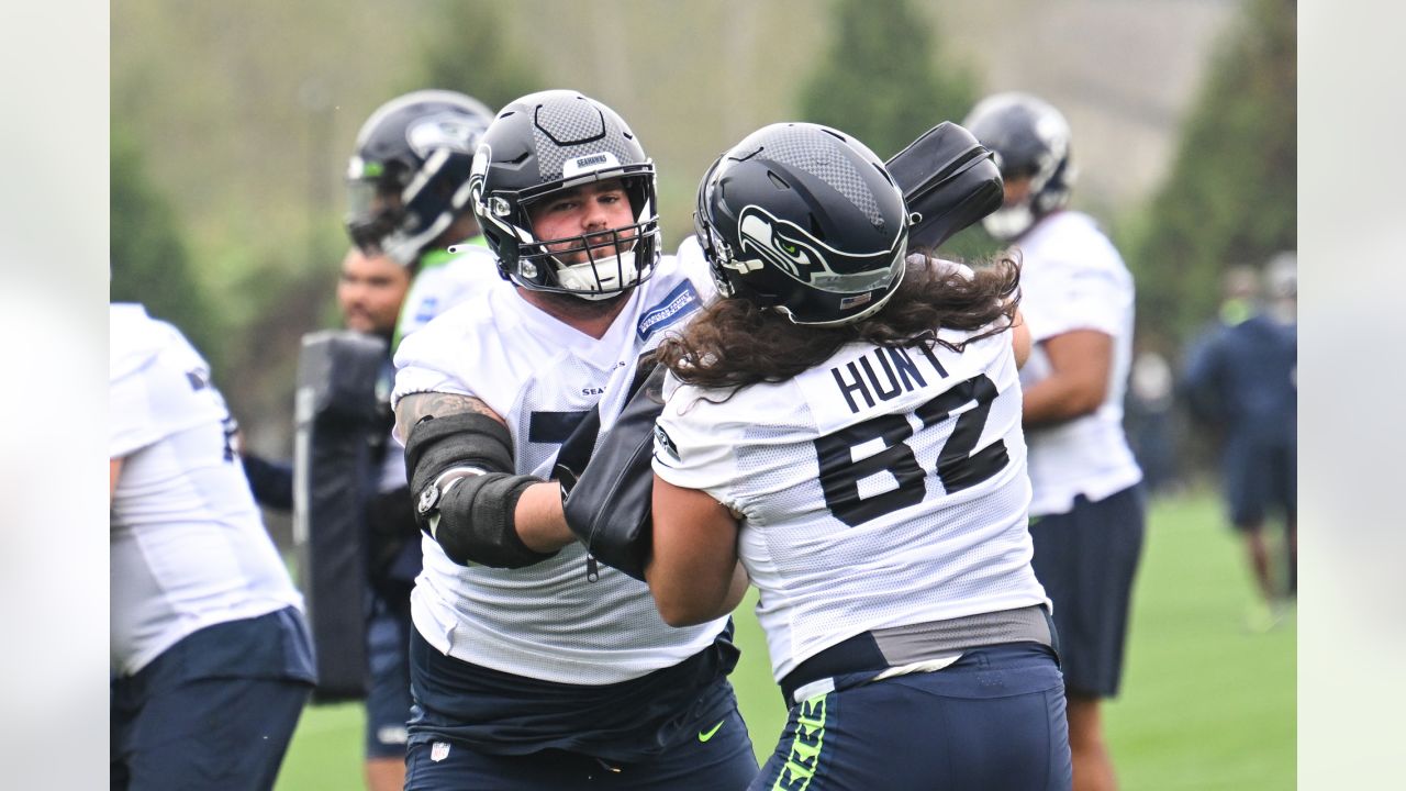 Friday Round-Up: Seahawks Legend K.J. Wright Named To 2022 SEC