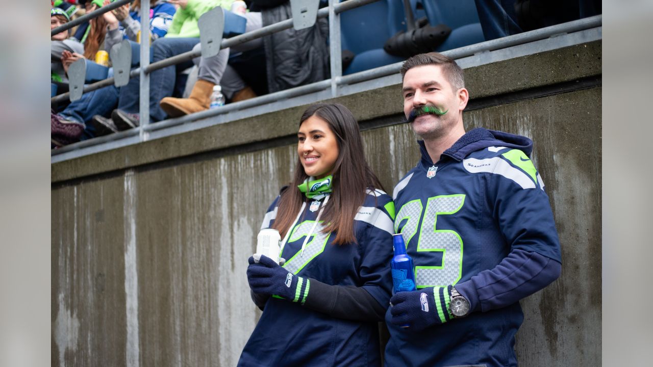 Doug Baldwin, Seahawks Pay Tribute To Richard Sherman With Touchdown  Celebration