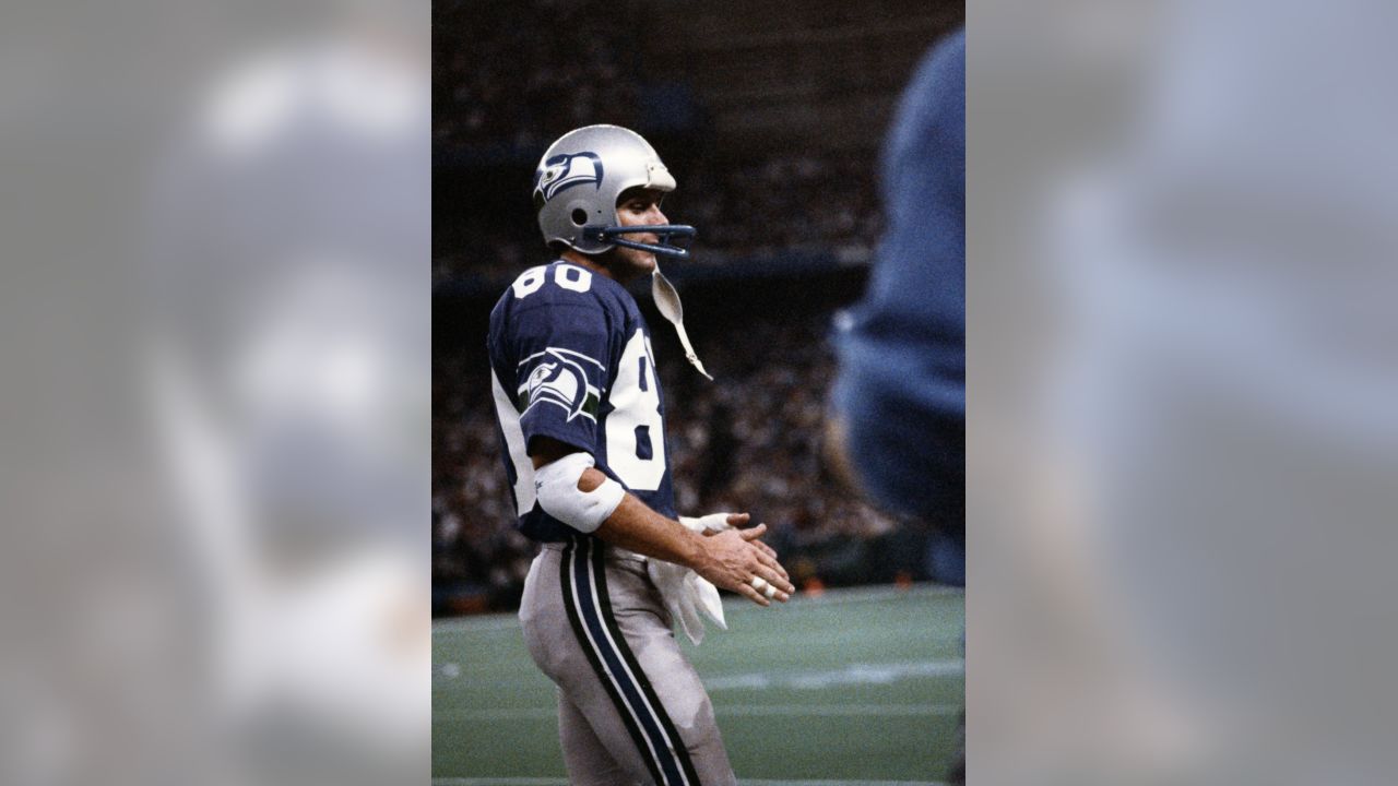 Seahawks greats Steve Largent, Tyler Lockett were both born Sept. 28