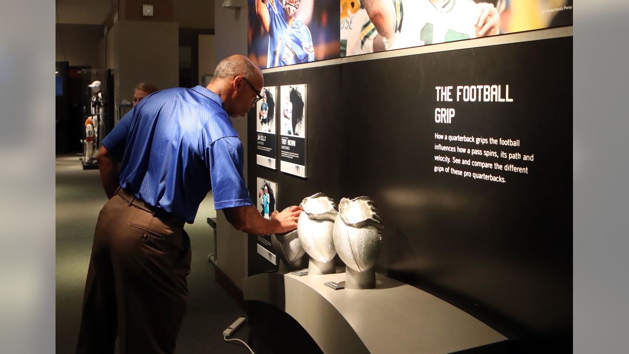 Pro Football Hall Of Fame Brings Gridiron Glory Exhibit To Tacoma