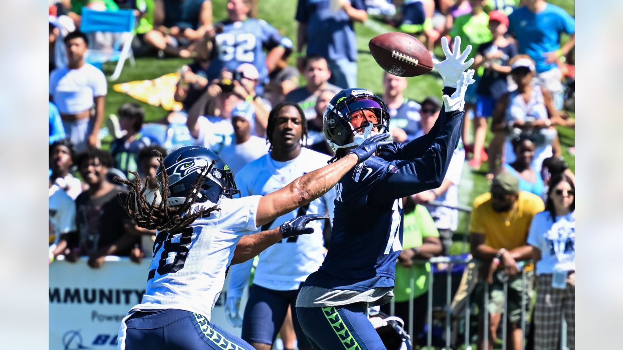 Seahawks Day 16 Training Camp report, Noah Fant is healthy and Jonathan  Sutherland suffers a leg injury on the last play of the practice 