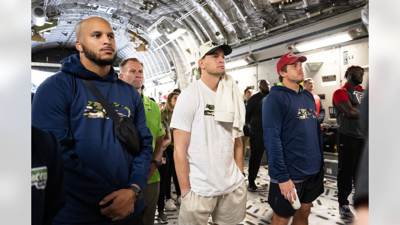 Seahawks, Falcons players visit JBLM, Article