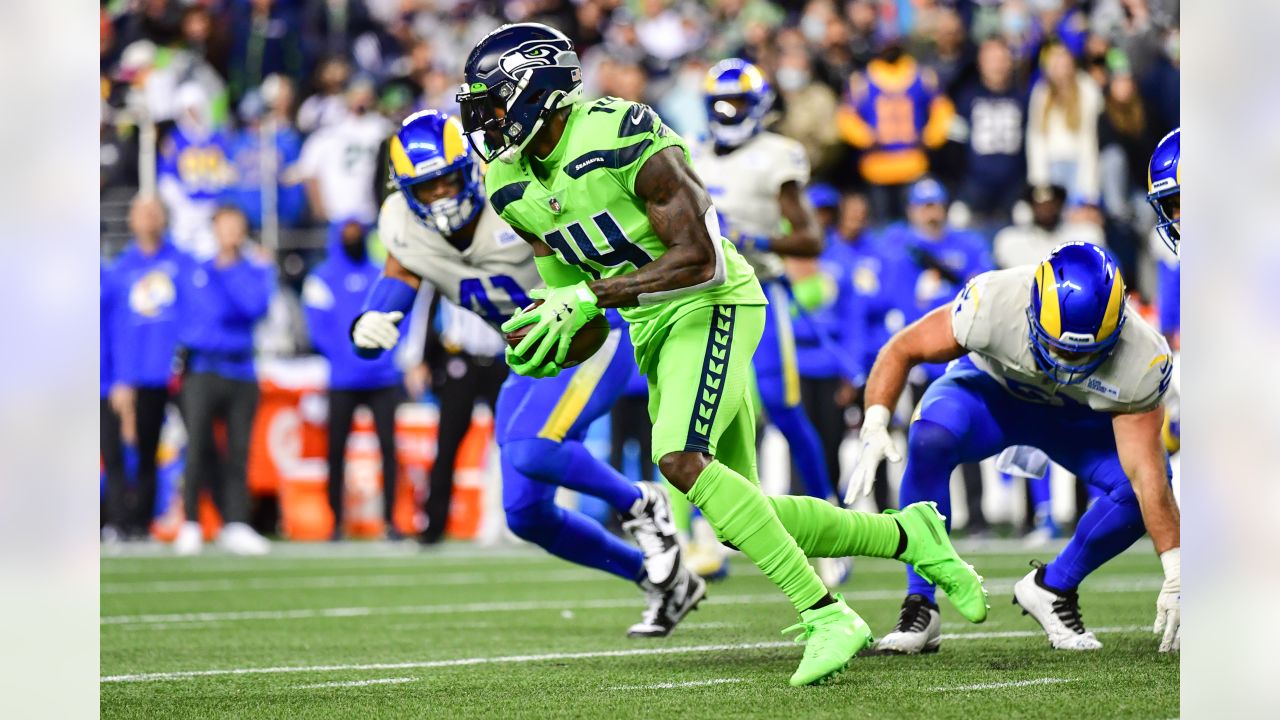 Seattle Seahawks on X: .@GenoSmith3's first touchdown this year