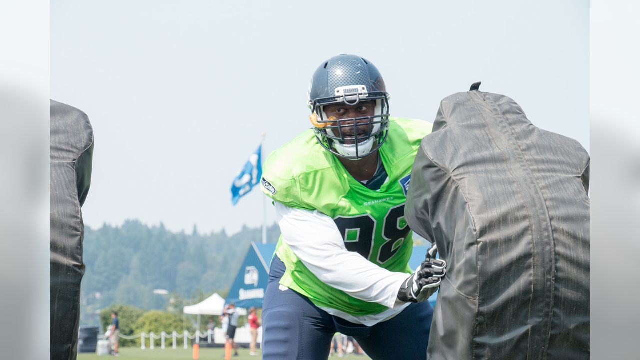 Friday Round-Up: Kam Chancellor, Earl Thomas react to Troy