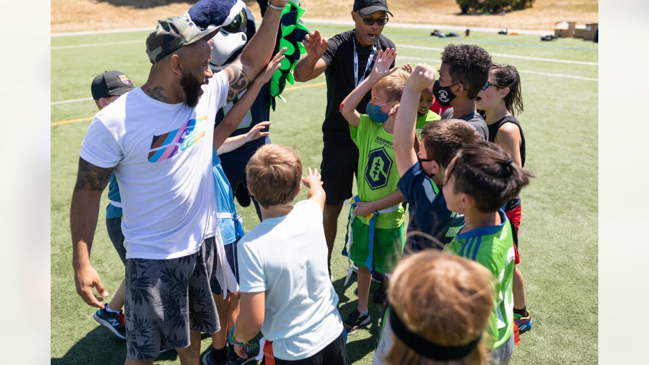 PHOTOS: Seahawks Salute To Service Nominee Nino Gray