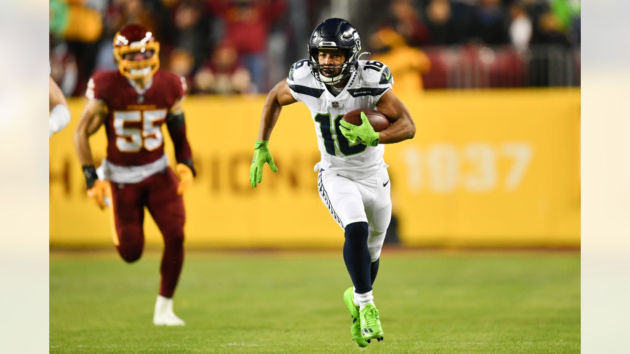 Seattle Seahawks' slim playoff hopes dashed in 17-15 loss to Washington  Football Team - Field Gulls