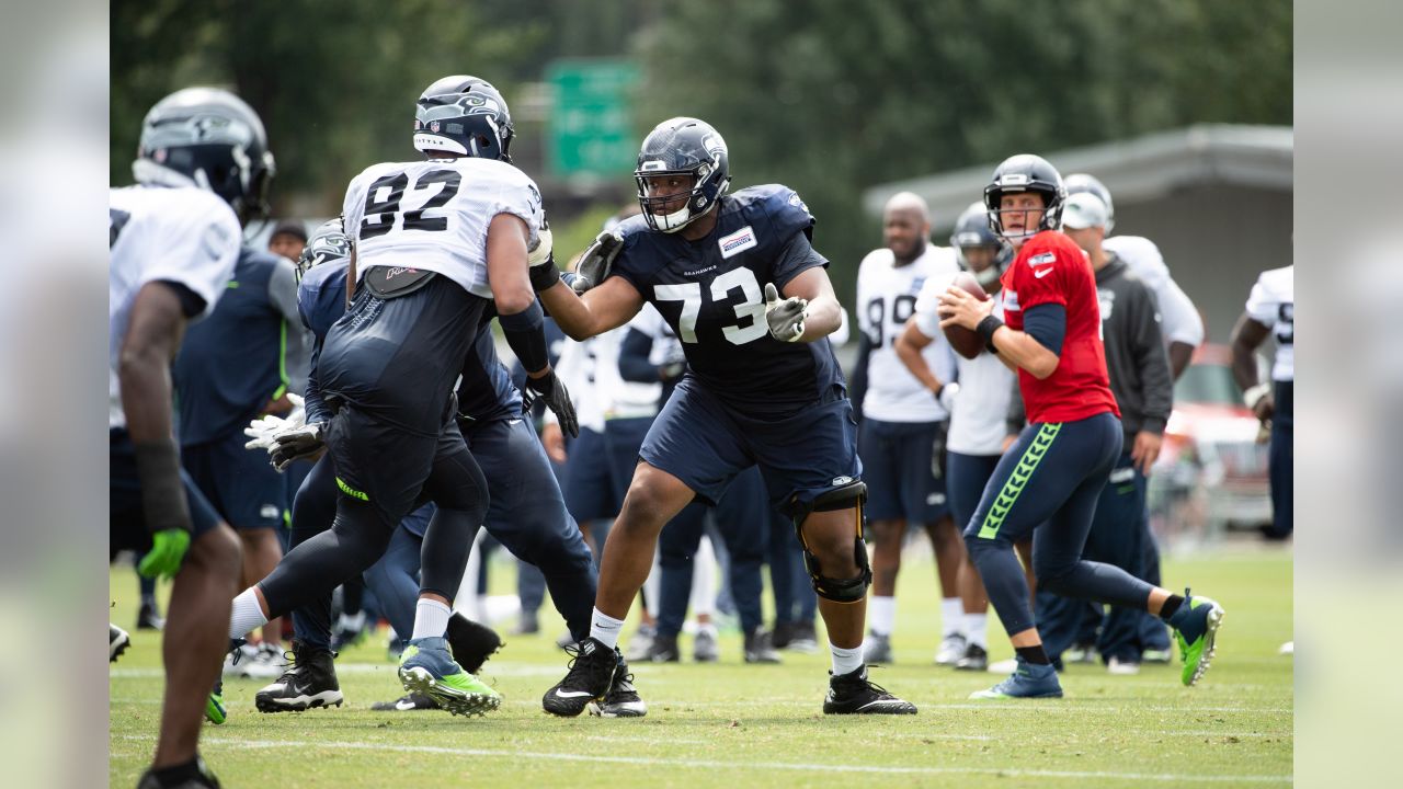 Seahawks sign Ricky Ali'ifua, Lord Adusei-Hyeamang