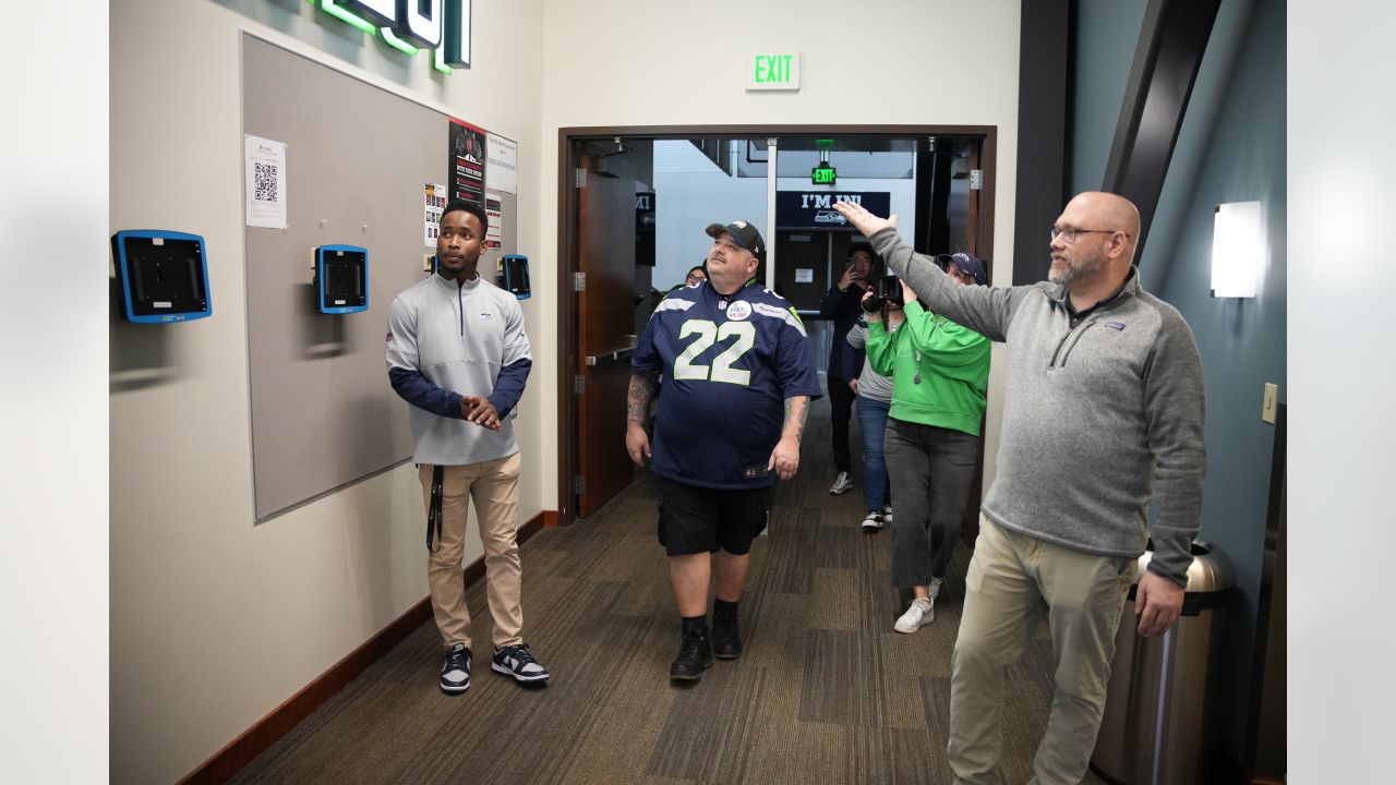 Seahawks Fan Larry Bevans Named NFL Fan Of The Year