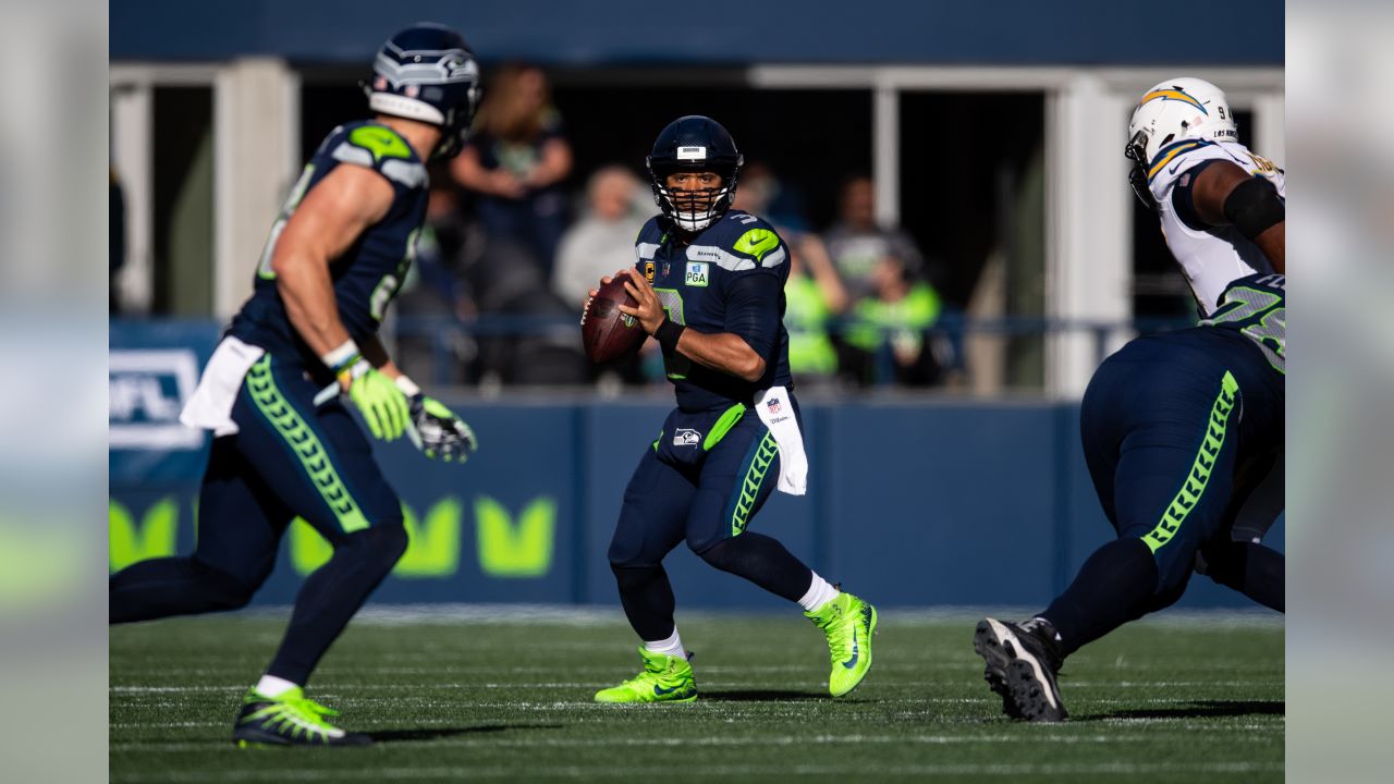 Late comeback, botched FG give Seahawks 10-9 win