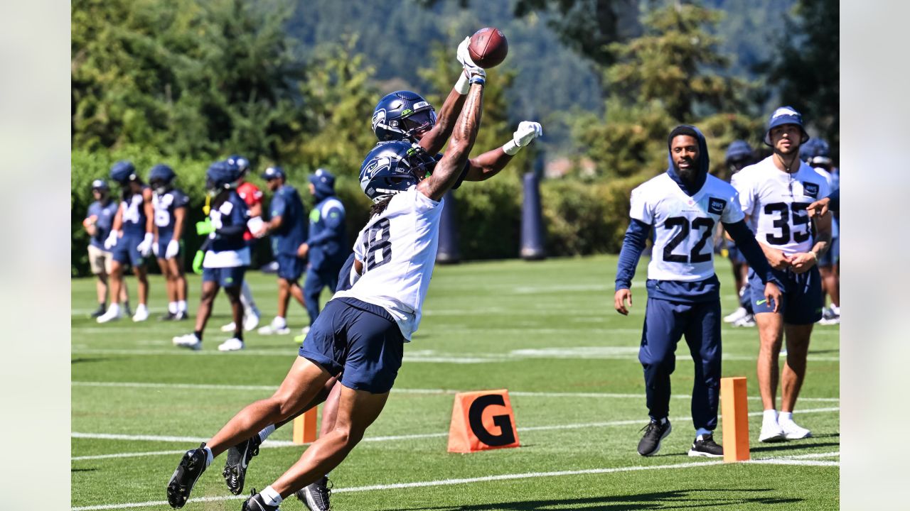 Seahawks Day 16 Training Camp report, Noah Fant is healthy and Jonathan  Sutherland suffers a leg injury on the last play of the practice 