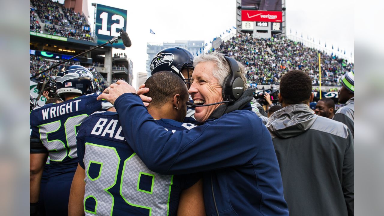 New Year's Day in Hawkville: Seahawks practicing as they play during bye  week