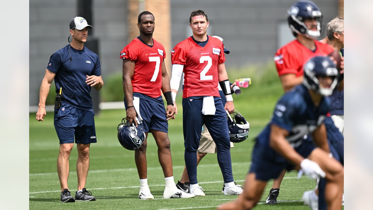 Geno Smith and Drew Lock looking uneven early in Seahawks training camp -  Field Gulls