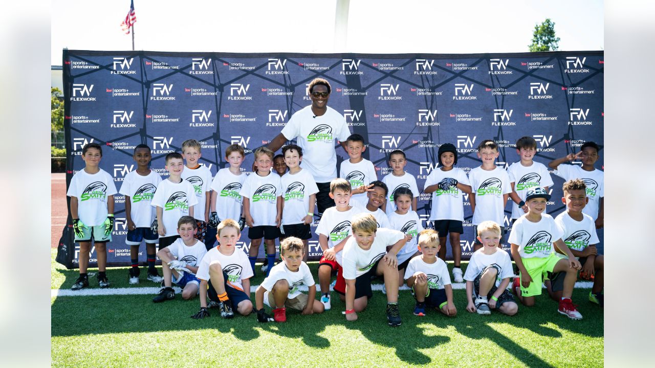 Video: Geno Smith is the king of flag football, throws game