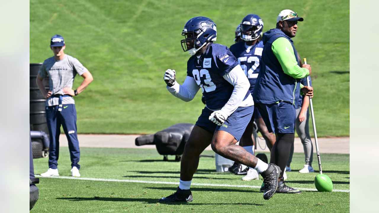 Seattle Seahawks middle linebacker Bobby Wagner (54) during an NFL football  game against the Jacksonville Jaguars, Sunday, Oct. 31, 2021, in Seattle.  The Seahawks won 31-7. (AP Photo/Ben VanHouten Stock Photo - Alamy