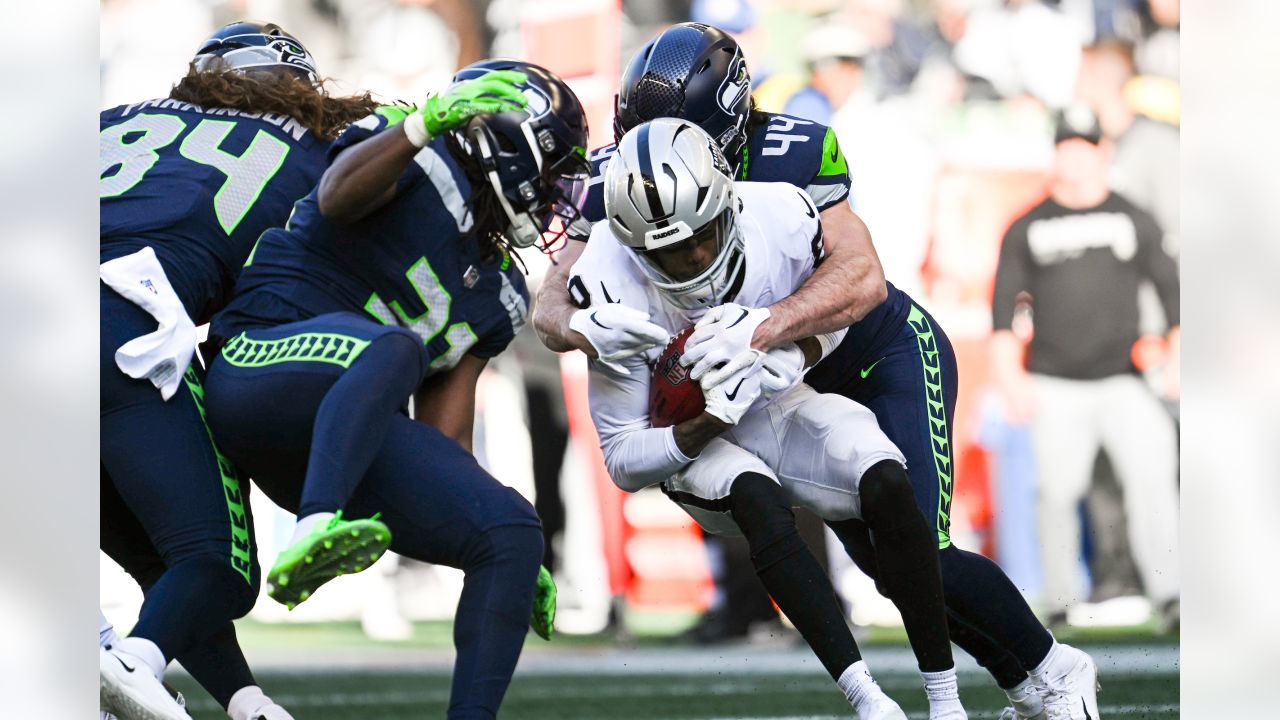 Seattle Seahawks Lock Up Special Teams Ace Nick Bellore With Contract  Extension 