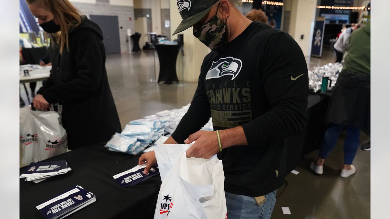 Seahawks Recognize Military & Veterans in Honor of NFL's Salute to Service  Month