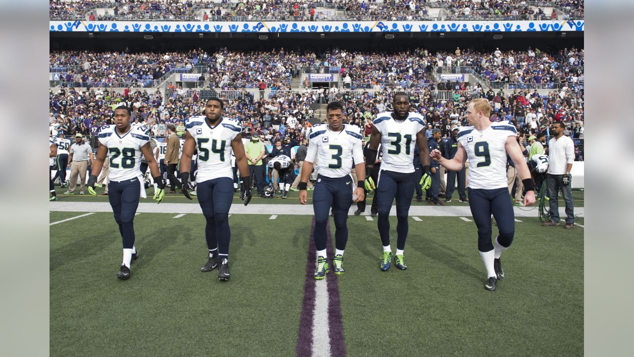 12s celebrate playoff-bound Seahawks after winning at Lumen Field Sunday