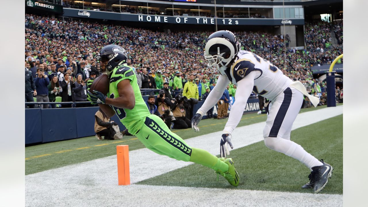 Los Angeles Rams quarterback Matthew Stafford warms up before an NFL football  game against the Seattle Seahawks on Sunday, Sept. 10, 2023, in Seattle.  (AP Photo/Stephen Brashear Stock Photo - Alamy