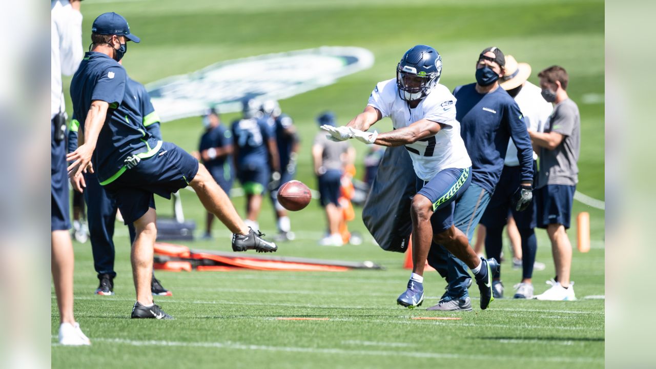 Seattle Seahawks tight end Will Dissly (89) runs the ball during the NFL  football team's training camp, Wednesday, July 26, 2023, in Renton, Wash.  (AP Photo/Lindsey Wasson Stock Photo - Alamy