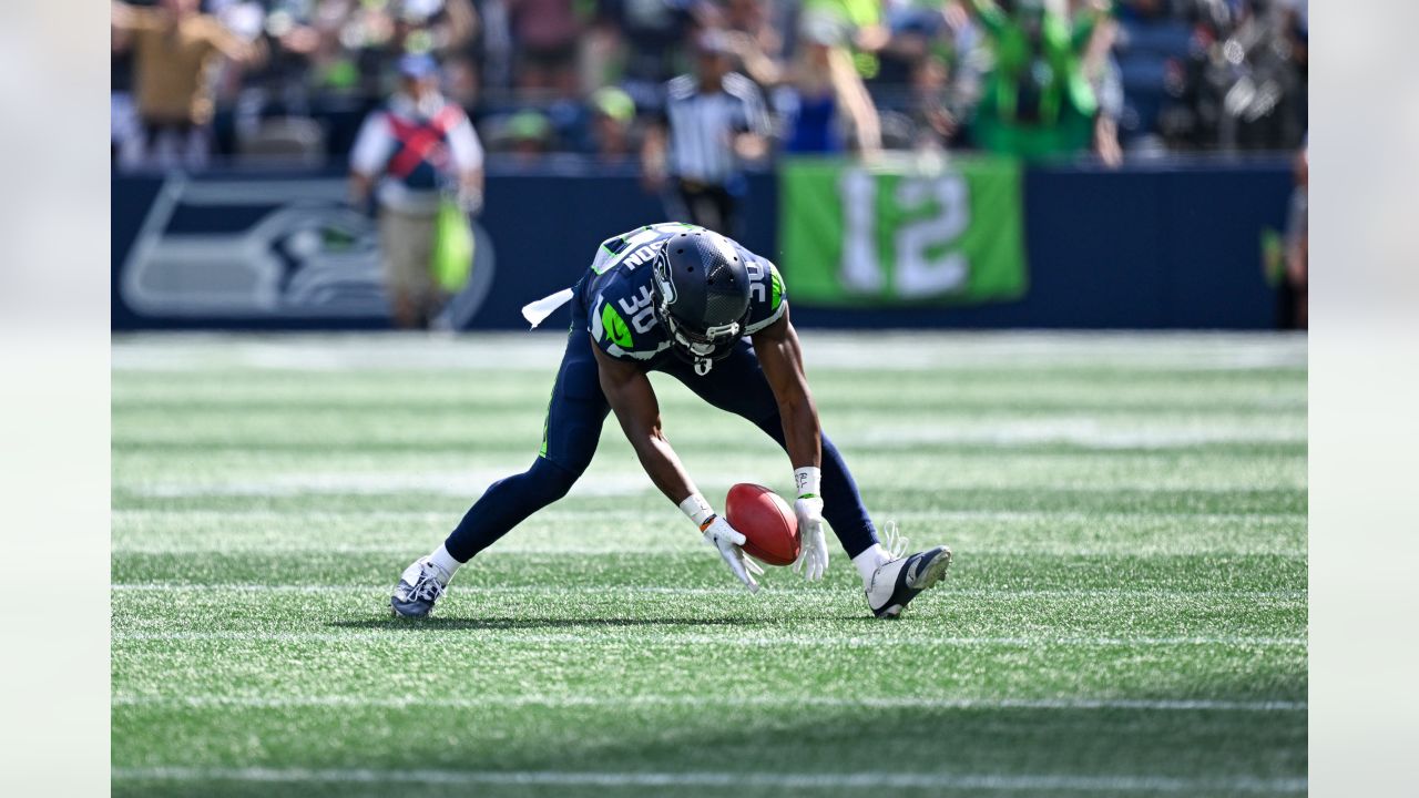 Seattle Seahawks quarterback Geno Smith (7) passes the ball before an NFL  football game against the Los Angeles Rams, Sunday, Sept. 10, 2023 in  Seattle. The Rams won 30-13. (AP Photo/Ben VanHouten