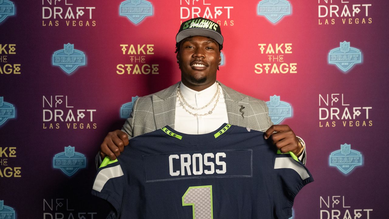 2022 NFL Draft: Twitter reacts to Seahawks selecting Charles Cross