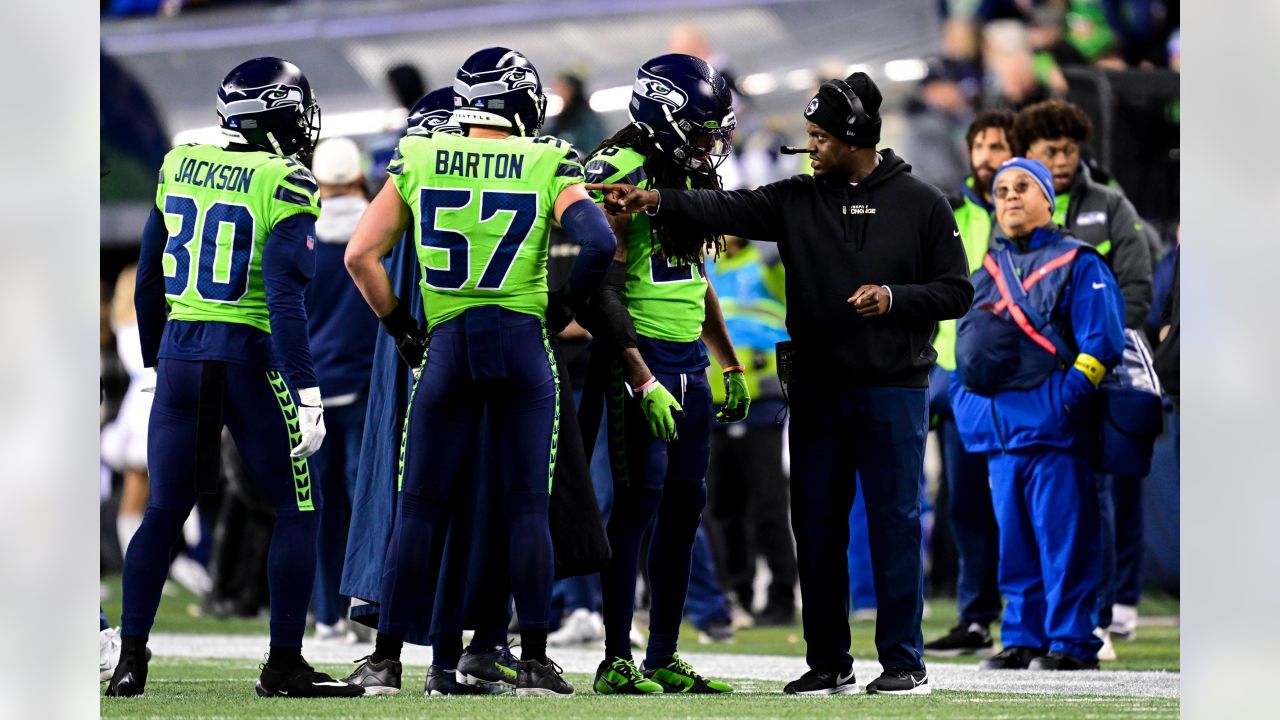 Lockett breaks bone in hand as Seahawks battered by Niners - The San Diego  Union-Tribune