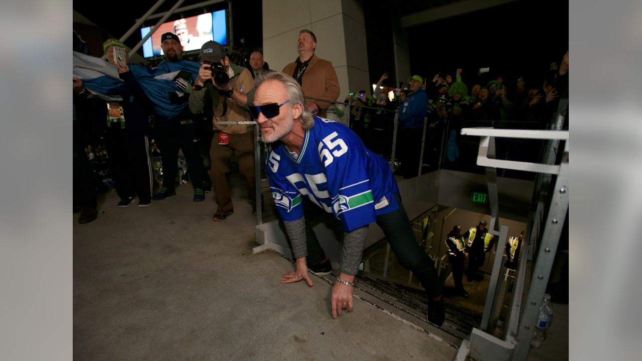 Former Seahawks LB Brian Bosworth humbled to be raising 12 Flag