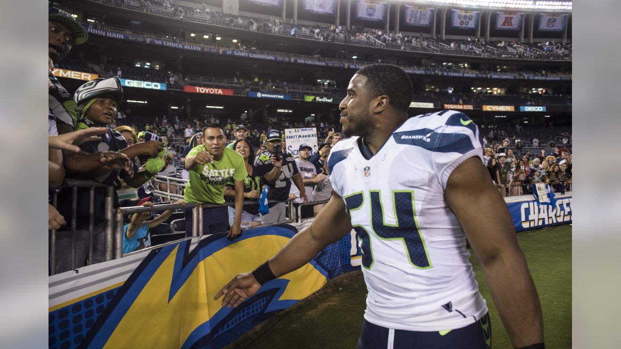 Seattle Seahawks Steven Hauschka (R) kicks a 30 yard field goal in