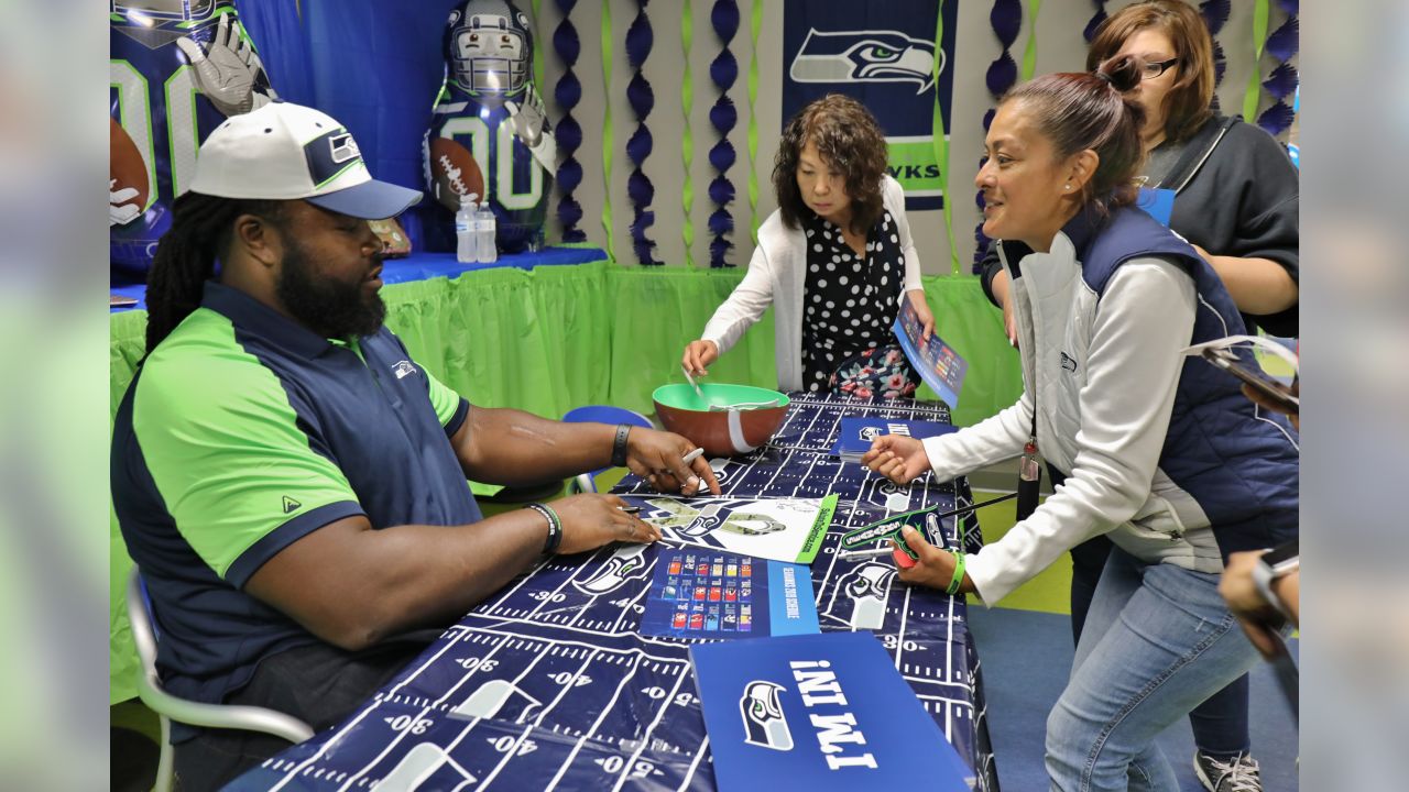 JBLM participates in Seahawks Draft Day event > Air Mobility Command >  Article Display