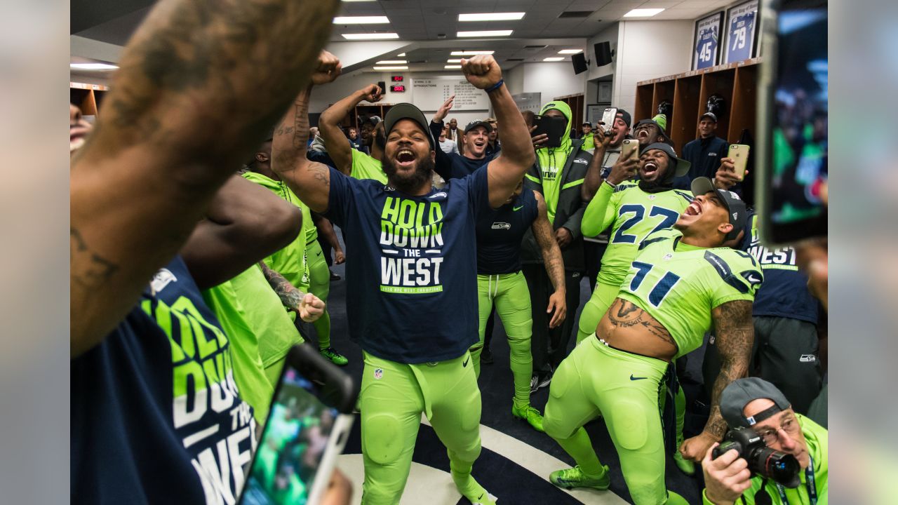 Charitybuzz: Ultimate Seattle Seahawks Package for 4: Pre-Game 12 Flag  Raising Experience, 4 Club Level Tickets and Post-Game Mid-Field Photo on December  15 or 24 at CenturyLink Field