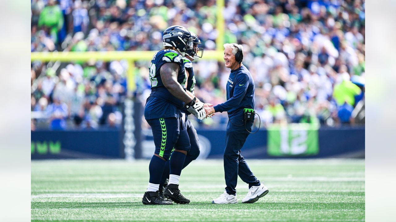 Seattle Seahawks lose 30-13 in season opener against Los Angeles Rams