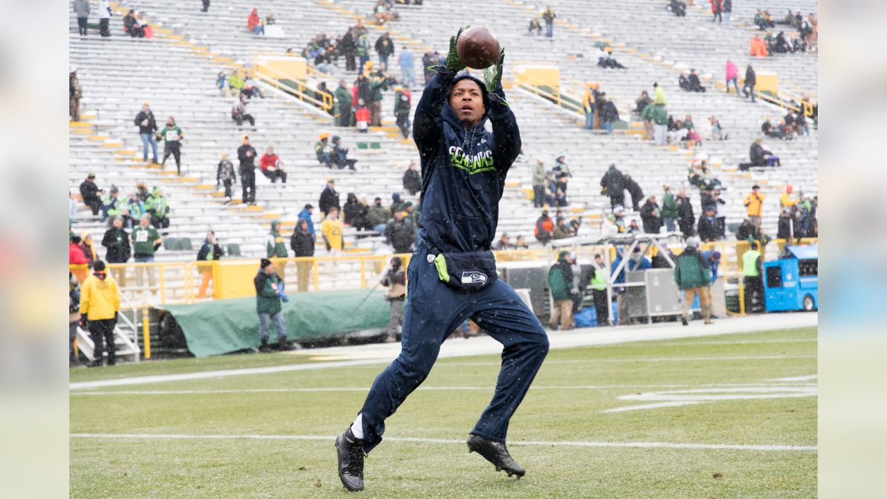 Seahawks PreGame Party in the Pen – MOViN 92.5