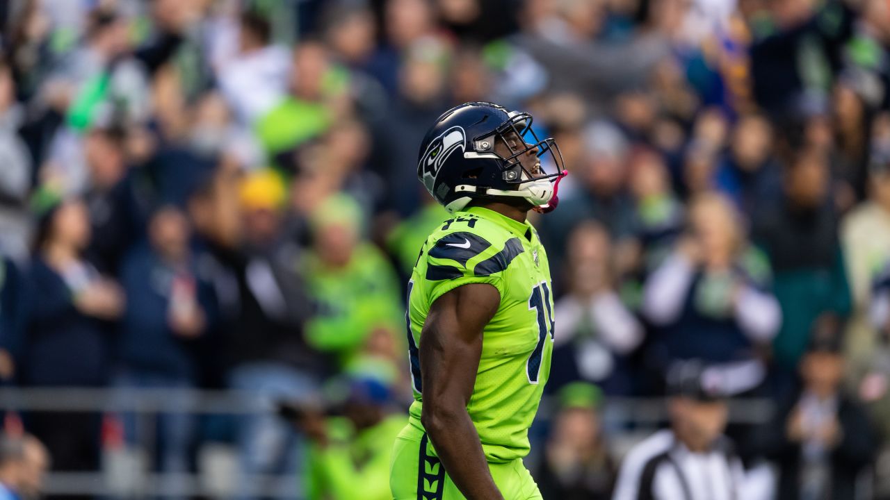 Seattle Seahawks Retire Wolf Gray Uniforms and Showcase Action Green as  Best Uniform Combination - BVM Sports