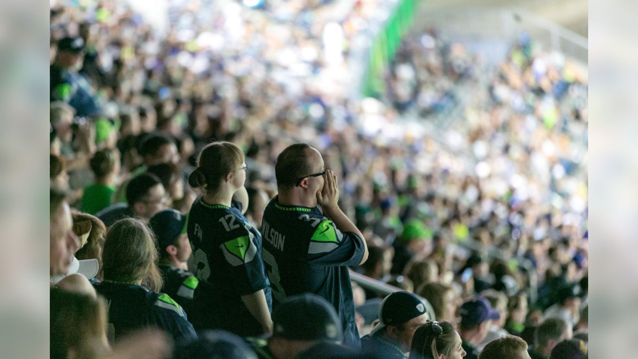 Seahawks Trying to Find Sweet Spot for Crowd Noise at CenturyLink Field -  Sports Illustrated Seattle Seahawks News, Analysis and More