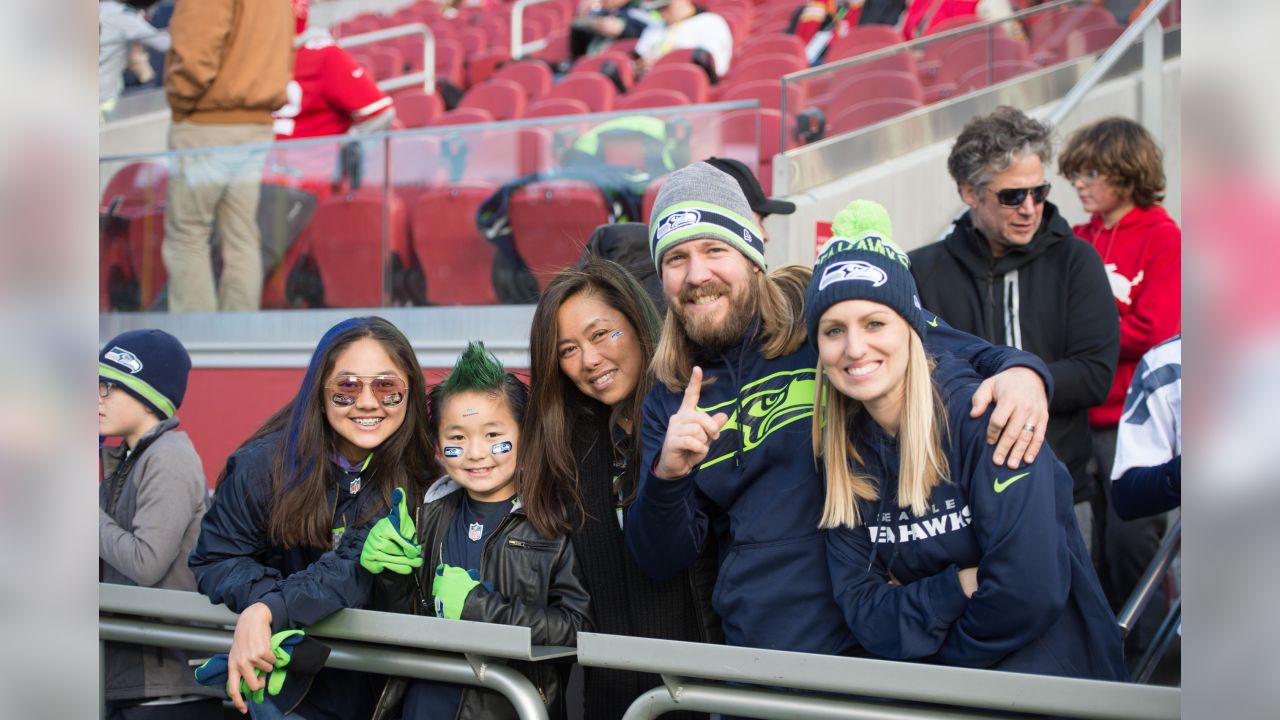 Seahawks secure No. 3 seed after holding off 49ers 25-23