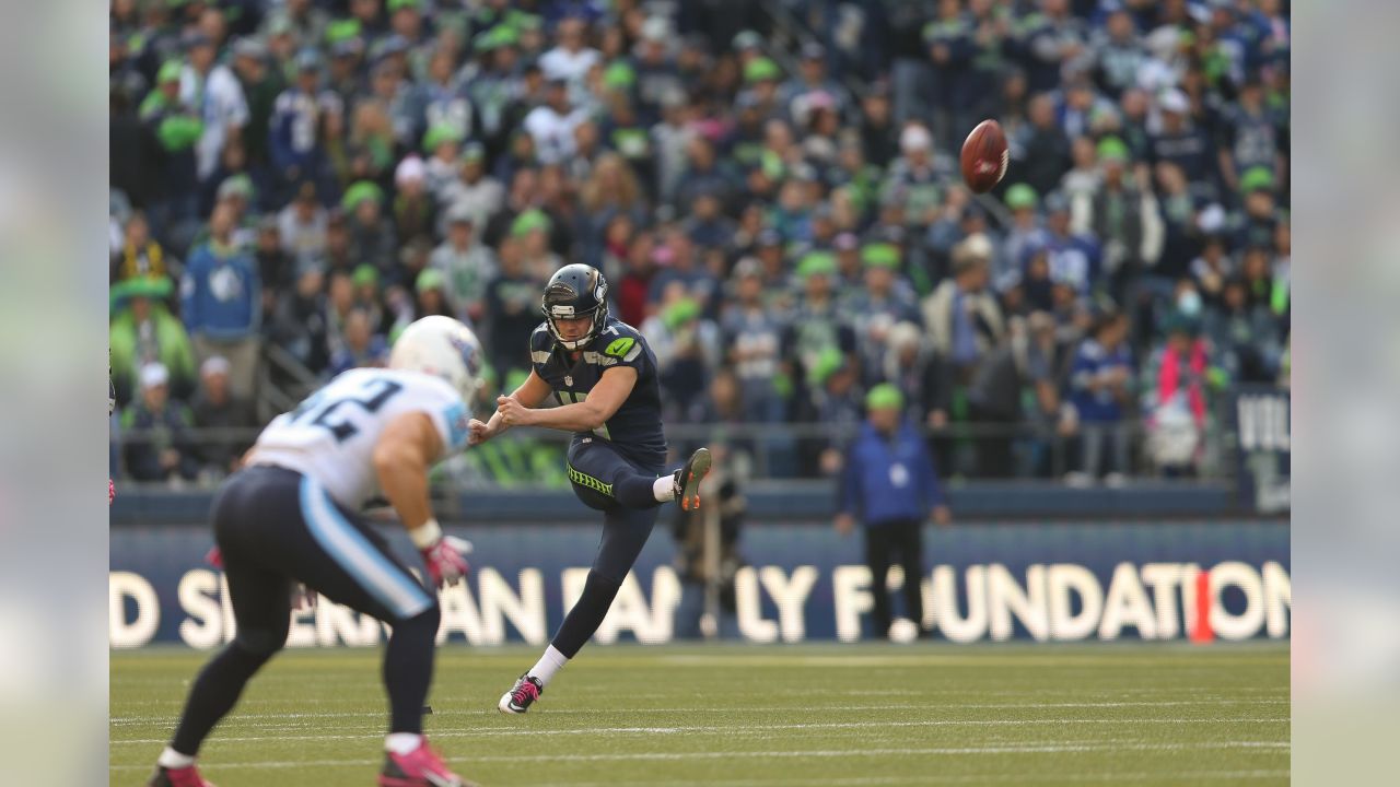 Seahawks kicker Steven Hauschka gets drilled 